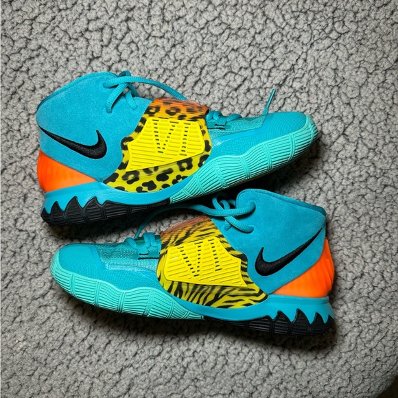 SOLD - Picture 3 of 6